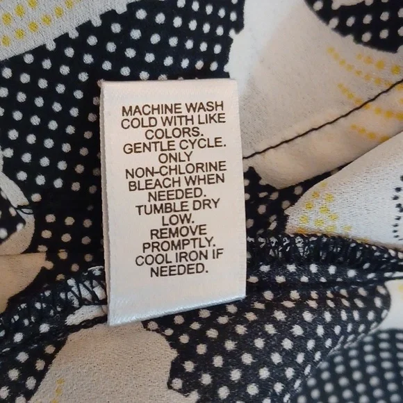 Cato Floral V-Neck Hi-low Blouse - Picture 9 of 9